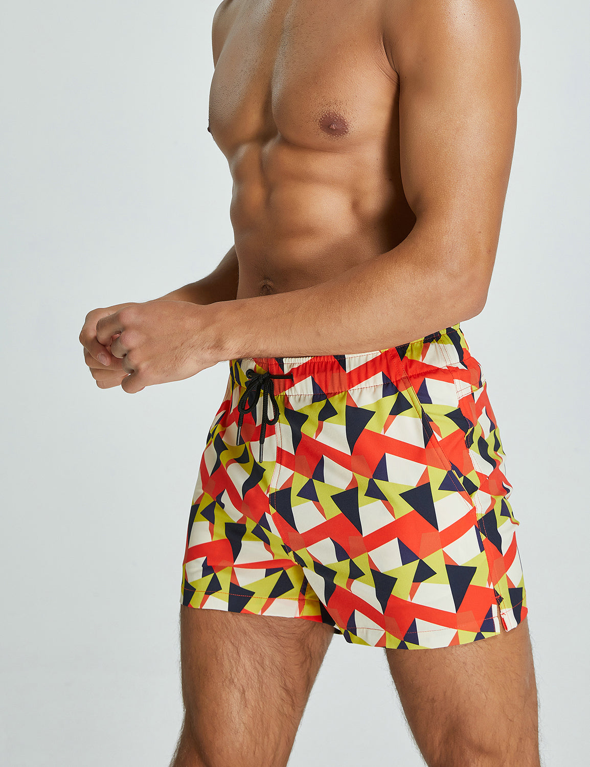 Training Sport Shorts 11301 with Quick-Dry in Colored Triangles