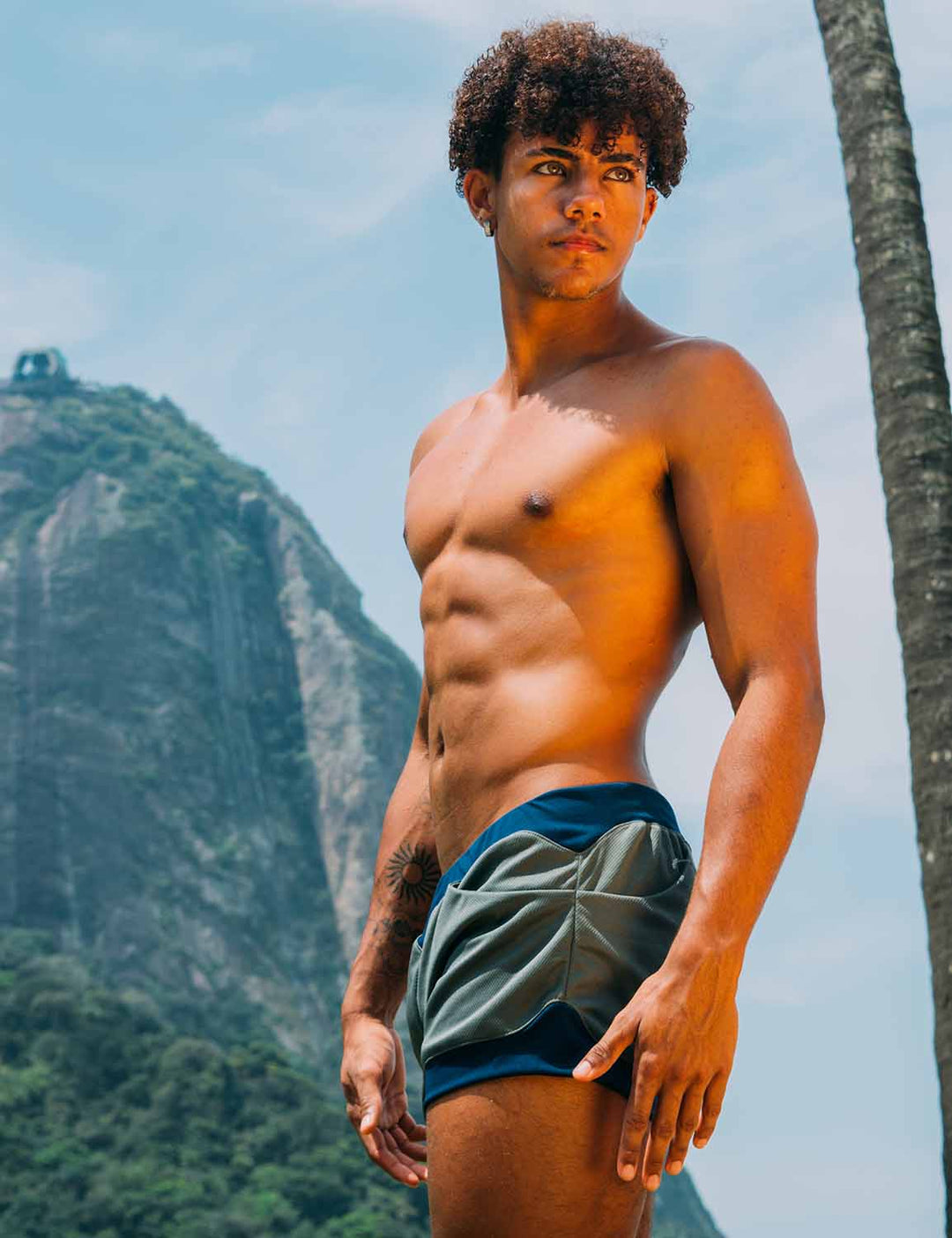 Curvy-Cut Shorts 220603